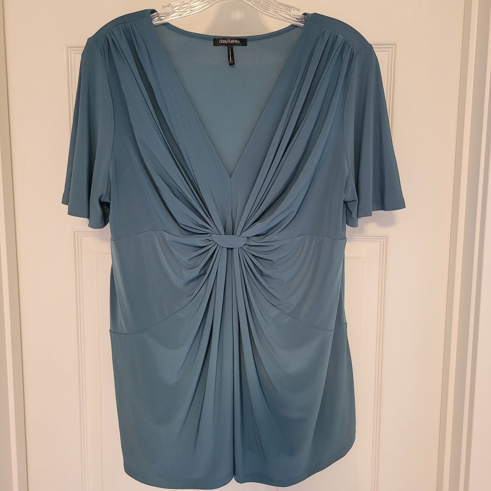Daisy Fuentes Moda Twist Front V-Neck Short-Sleeve Blouse in Jade size L